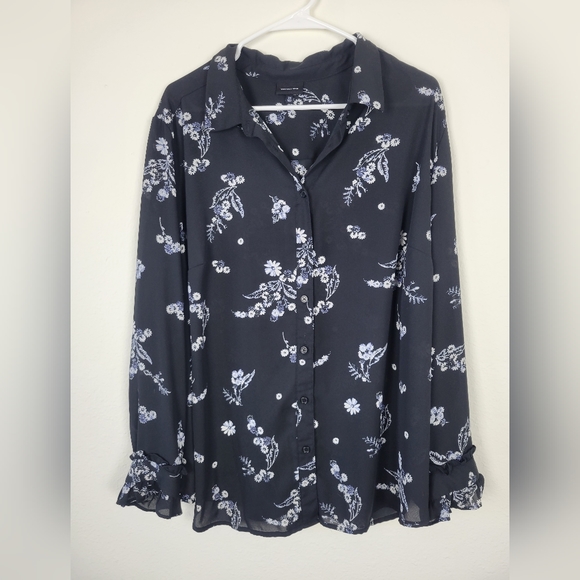 NWOT! Who What Wear - Long Sleeve Floral Black Ruffle Plus Size Blouse Size: 2X - Picture 11 of 13